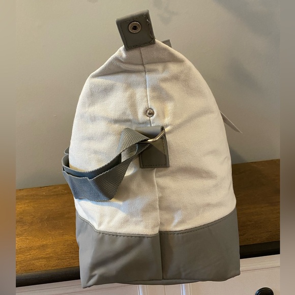 Calvin Klein Weekender/Duffle Bag - Picture 5 of 16